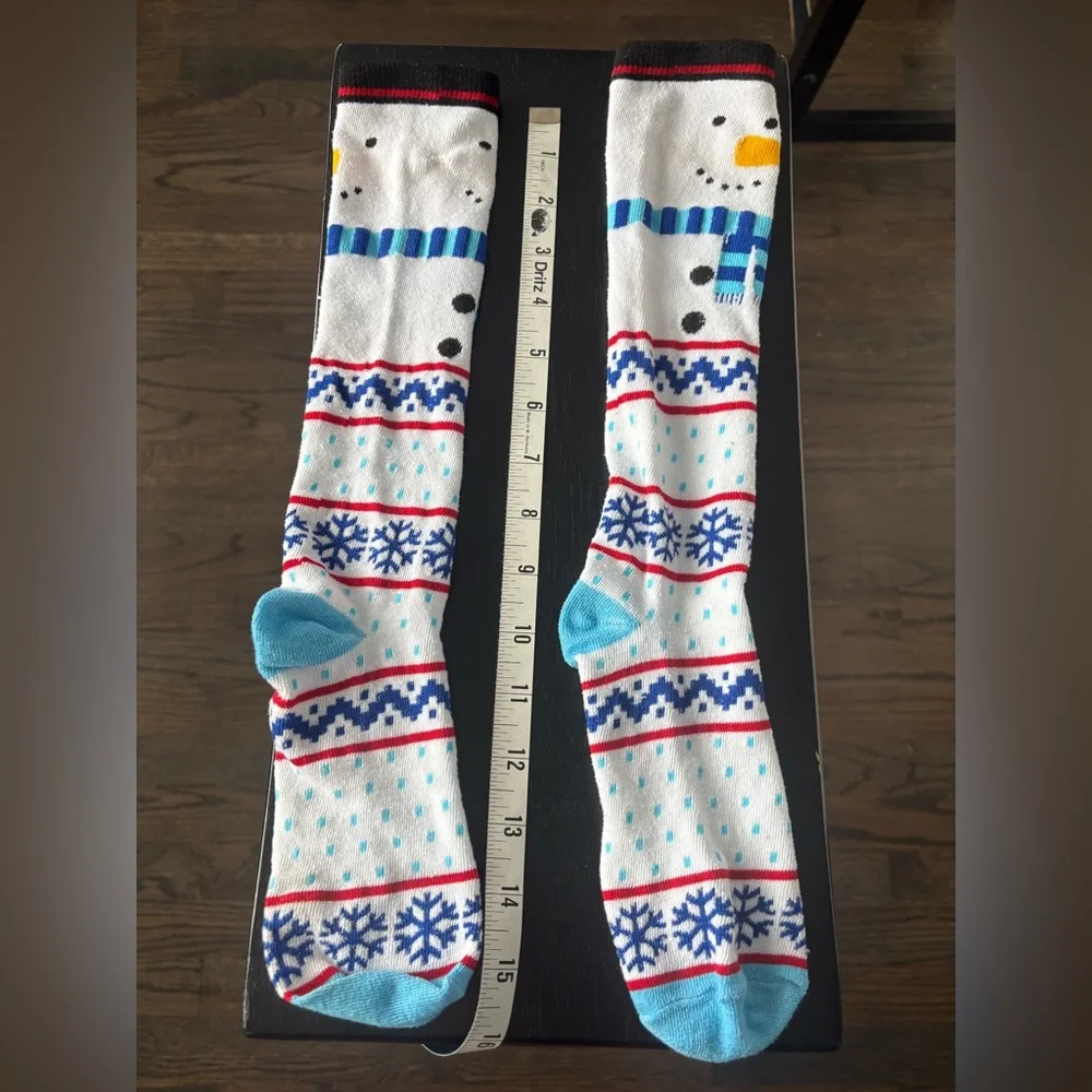 SNOWMAN | Winter Patterned Socks - Multicolor Blues & Red | Unisex Size 5-11